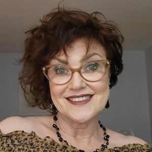 Meet your Posher, Ramona